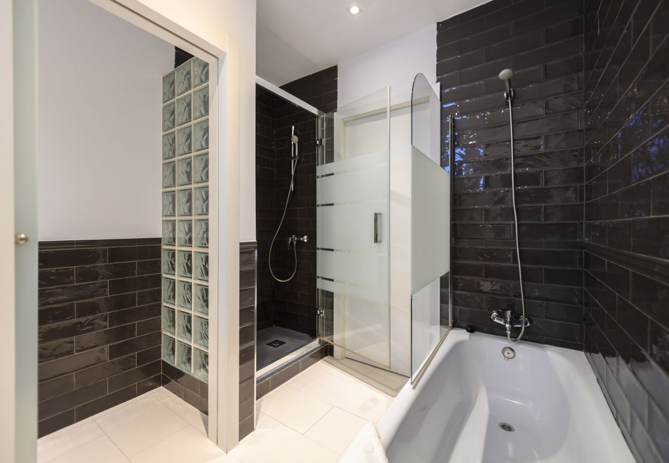 Apartamento en Madrid - M (FER54D)Luminoso piso de 2 dormitorios con balco