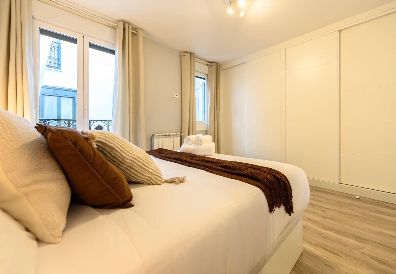 Apartamento en Madrid - M (FER54D)Luminoso piso de 2 dormitorios con balco