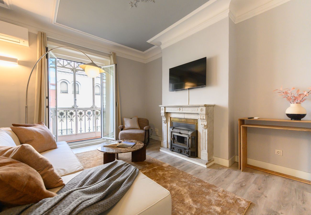 Apartamento en Madrid - M (FER54D)Luminoso piso de 2 dormitorios con balco