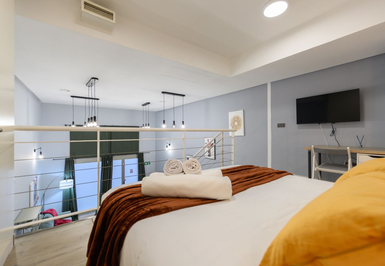Apartamento en Madrid - M (LDM11034) Acogedor Dúplex con Cocina Abierta y