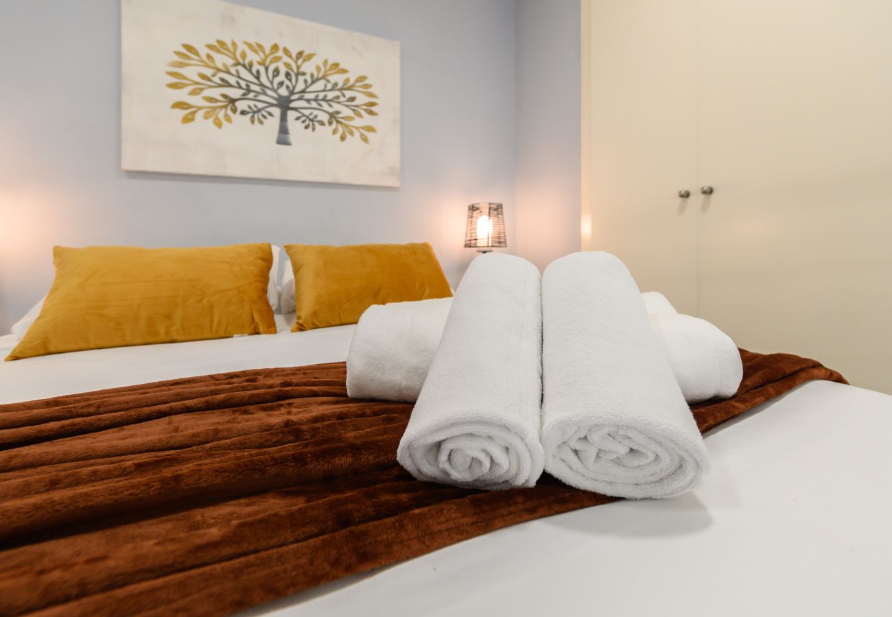 Apartamento en Madrid - M (LDM11034) Acogedor Dúplex con Cocina Abierta y