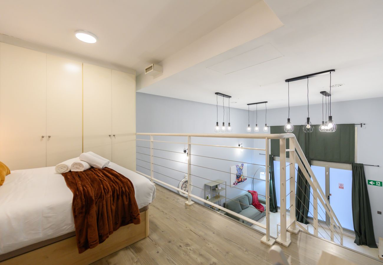 Apartamento en Madrid - M (LDM11034) Acogedor Dúplex con Cocina Abierta y