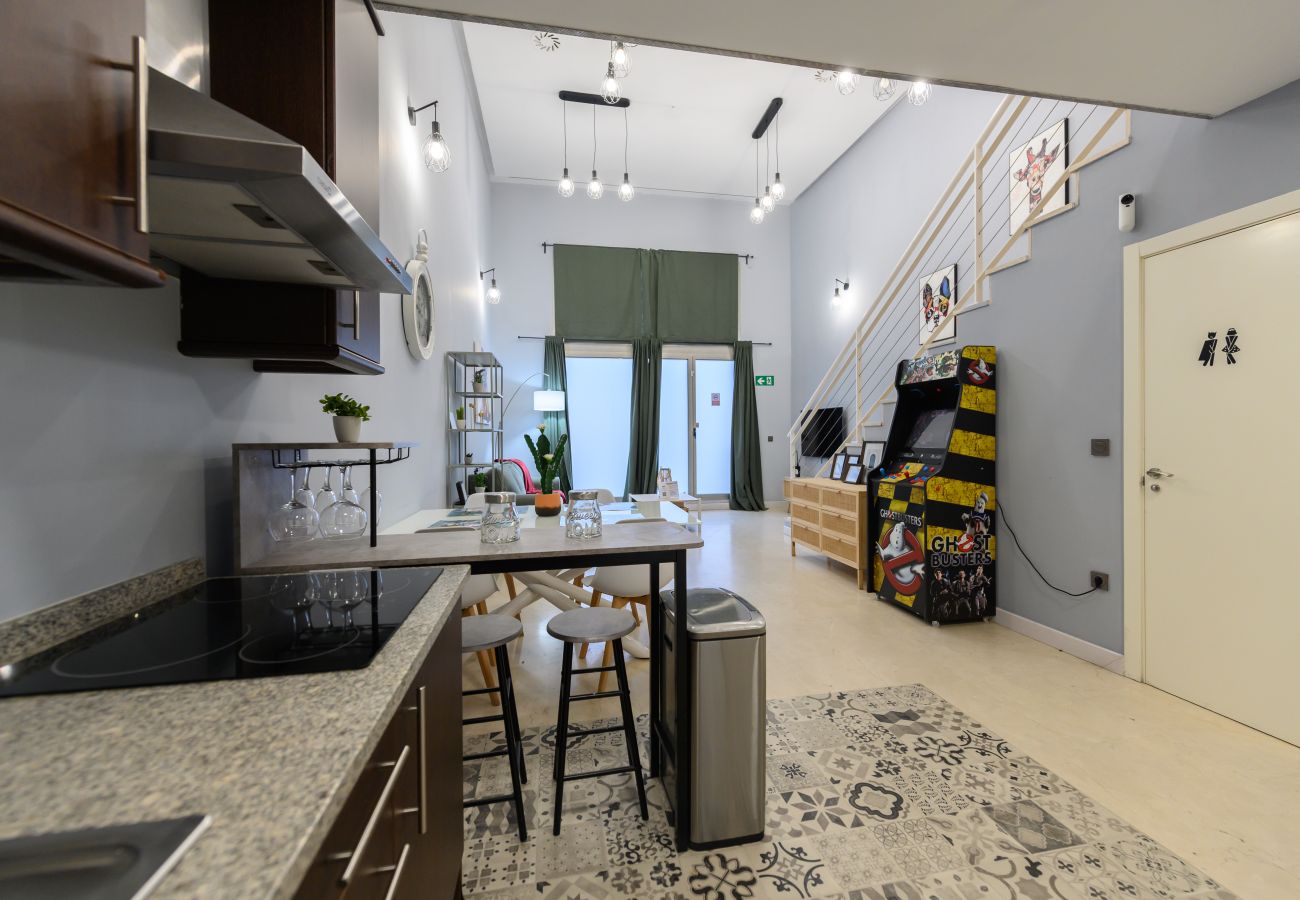 Apartamento en Madrid - M (LDM11034) Acogedor Dúplex con Cocina Abierta y