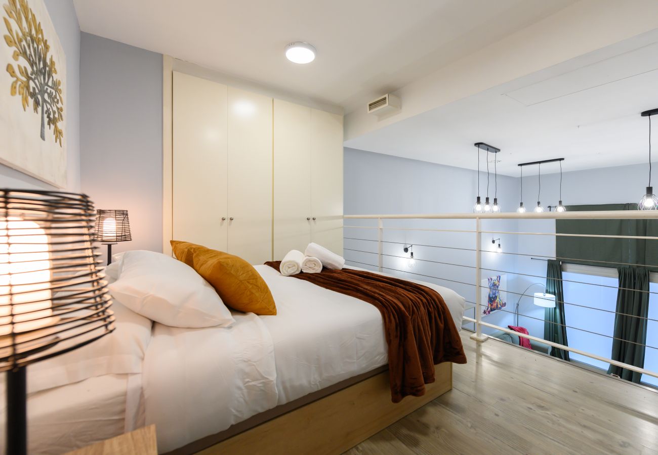 Apartamento en Madrid - M (LDM11034) Acogedor Dúplex con Cocina Abierta y