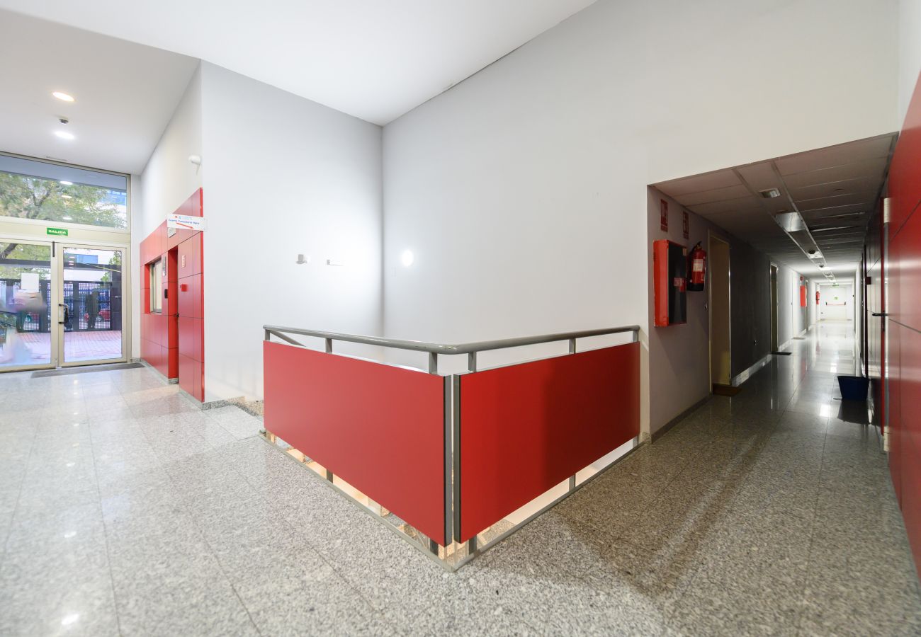 Apartamento en Madrid - M (LDM11034) Acogedor Dúplex con Cocina Abierta y