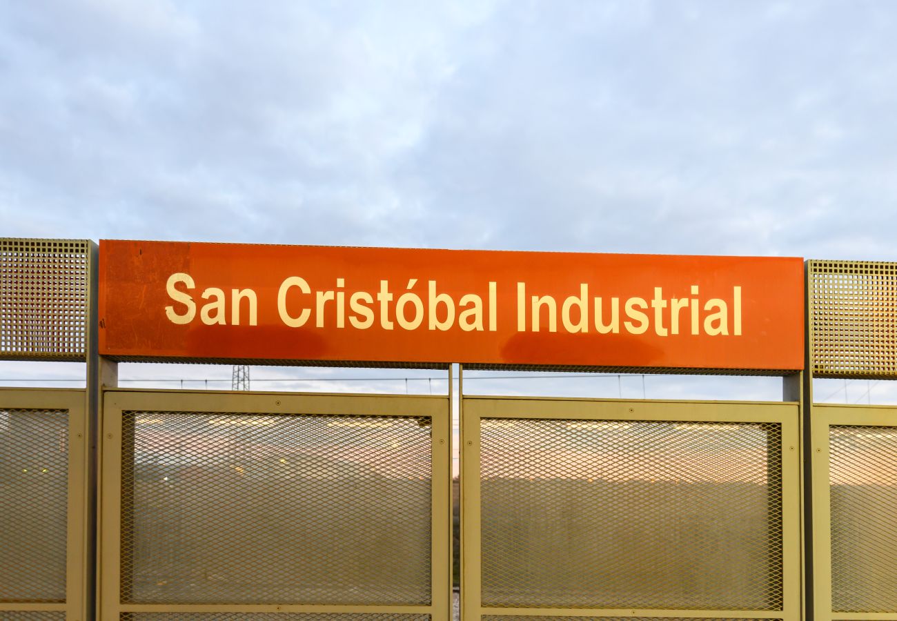 Apartamento en Madrid - M (LDM11034) Acogedor Dúplex con Cocina Abierta y