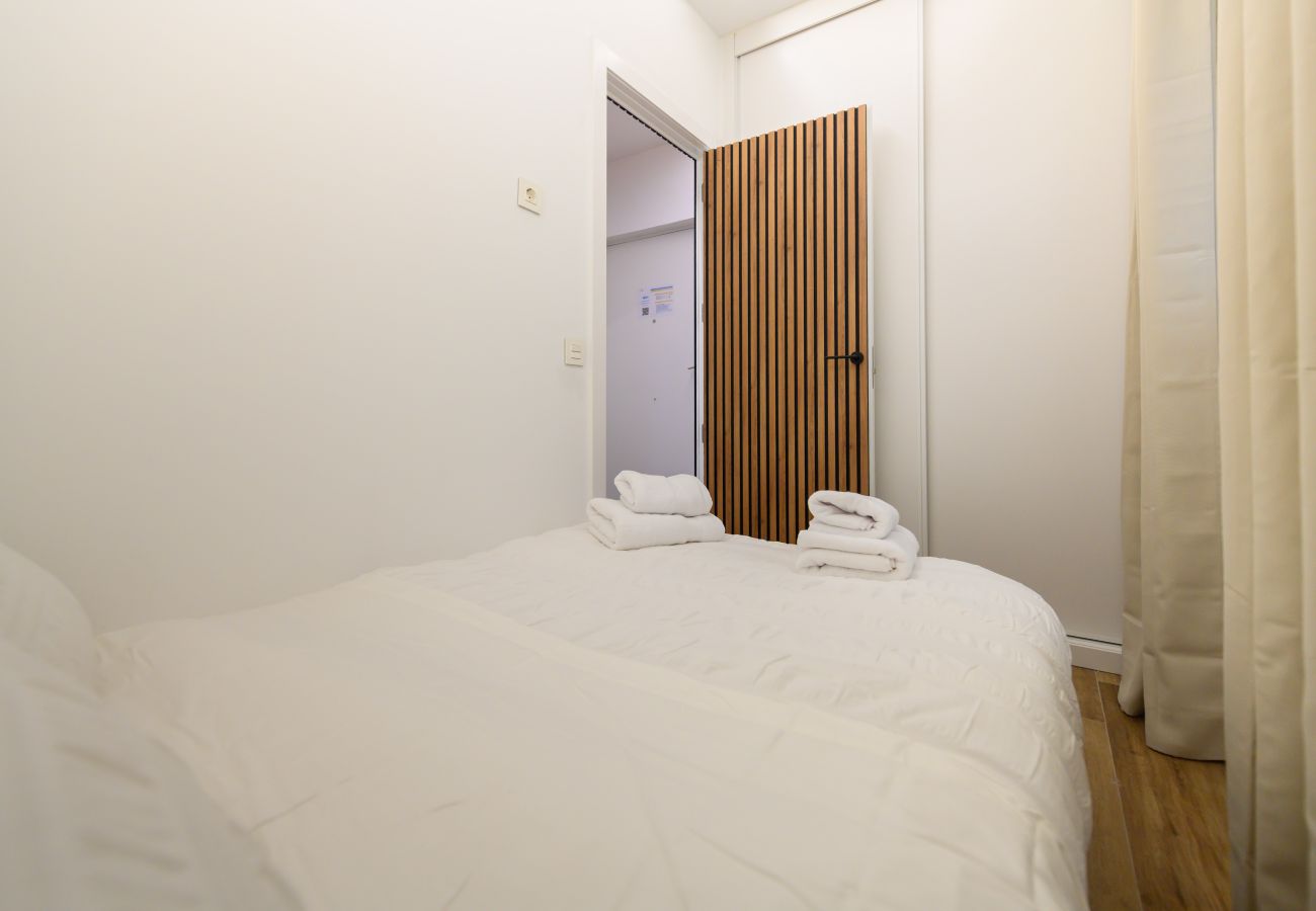 Apartamento en Madrid - M (SCSD14) Amplio piso exterior de 2 dormitorios e