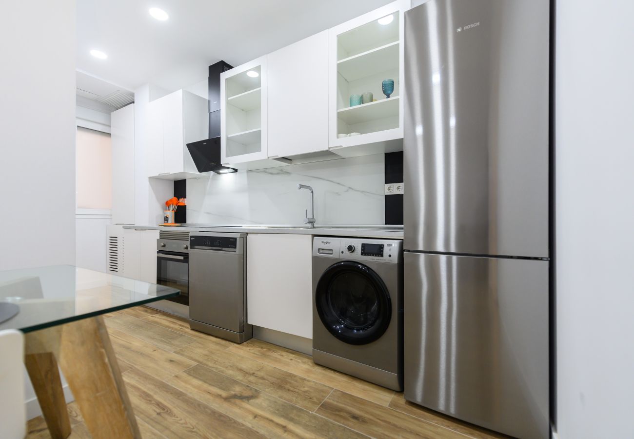 Apartamento en Madrid - M (SCSD14) Amplio piso exterior de 2 dormitorios e