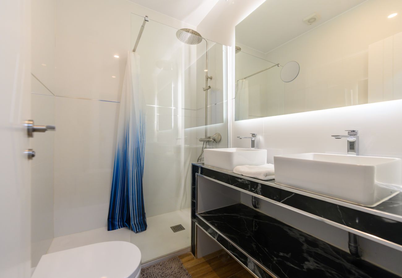 Apartamento en Madrid - M (SCSD14) Amplio piso exterior de 2 dormitorios e