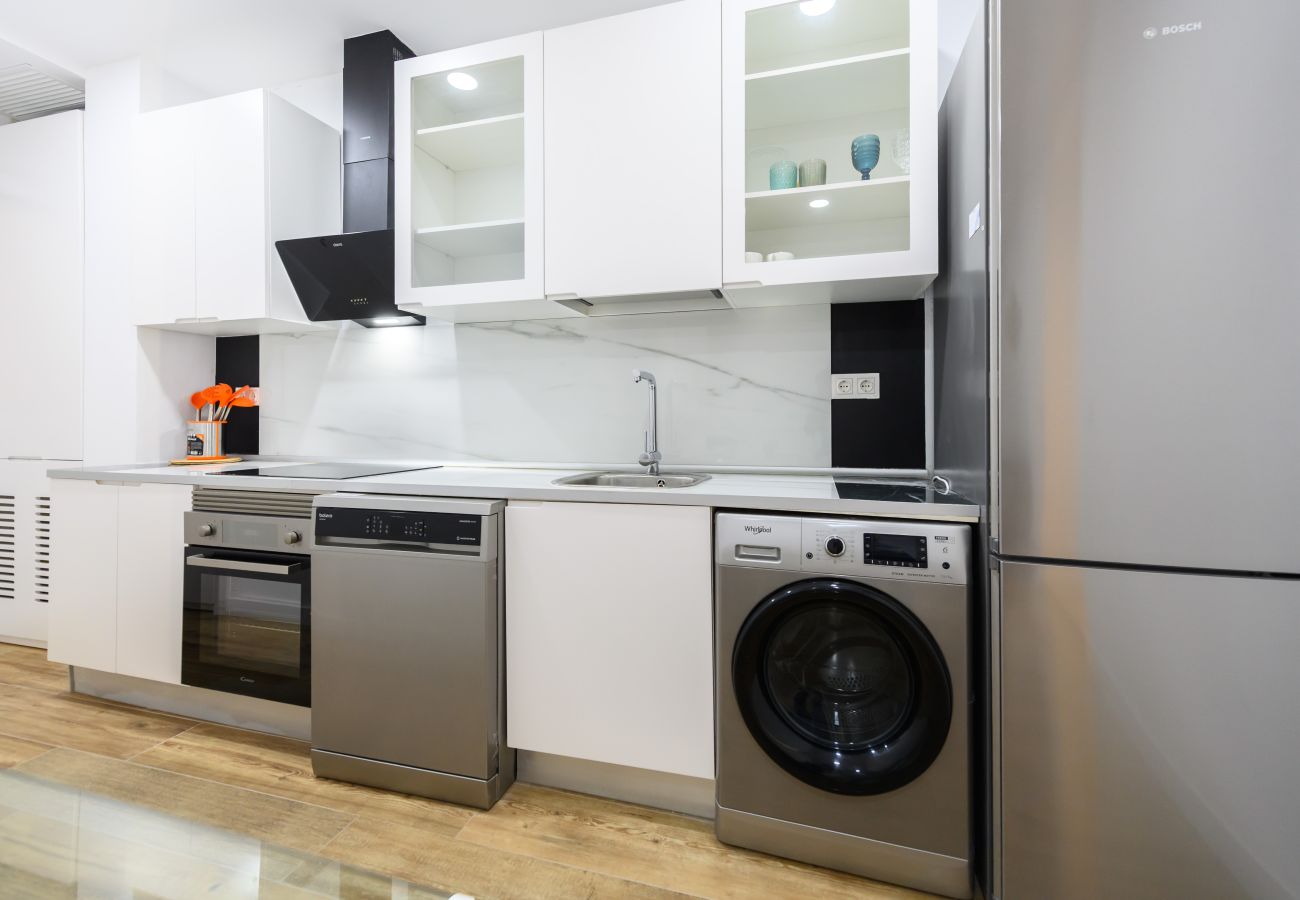 Apartamento en Madrid - M (SCSD14) Amplio piso exterior de 2 dormitorios e