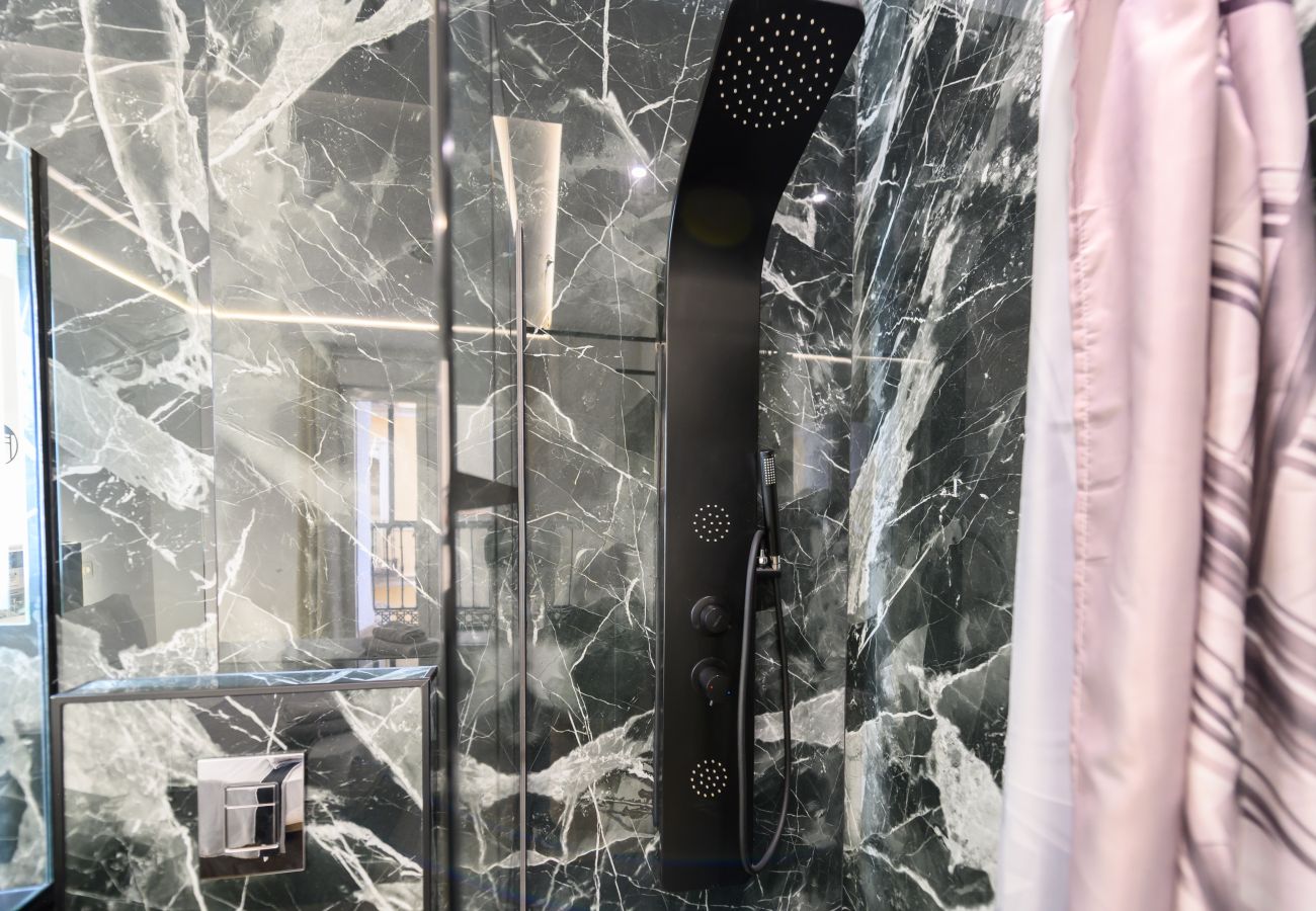 Apartamento en Madrid - M (SCSD14) Amplio piso exterior de 2 dormitorios e