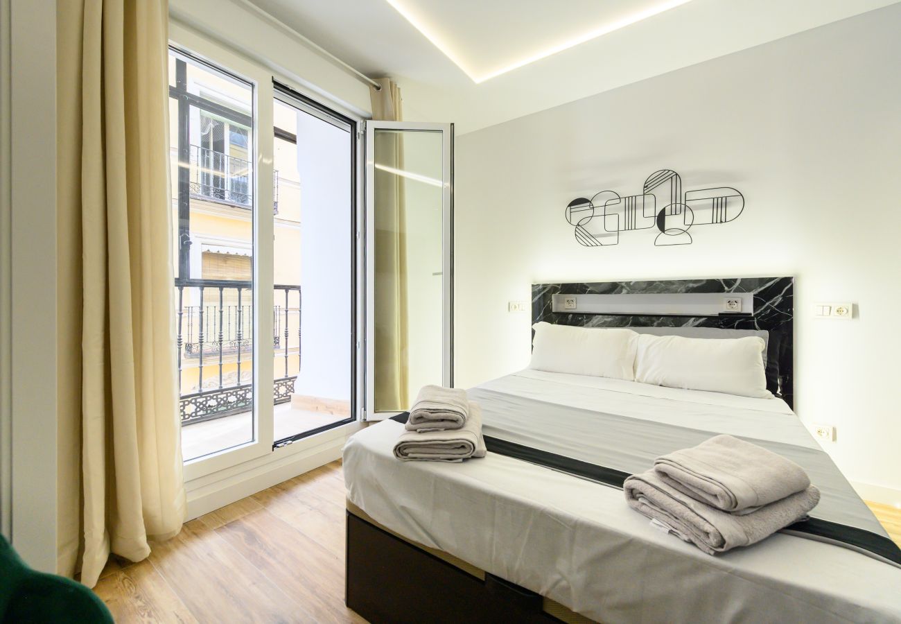 Apartamento en Madrid - M (SCSD14) Amplio piso exterior de 2 dormitorios e