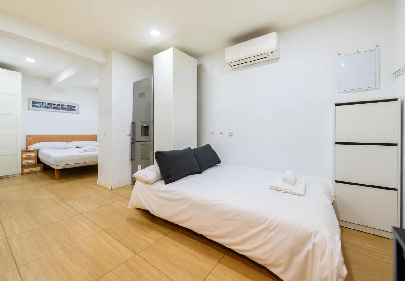 Estudio en Madrid - M (EMO47BA) Apartamento  de 1 dormitorio en Ciudad
