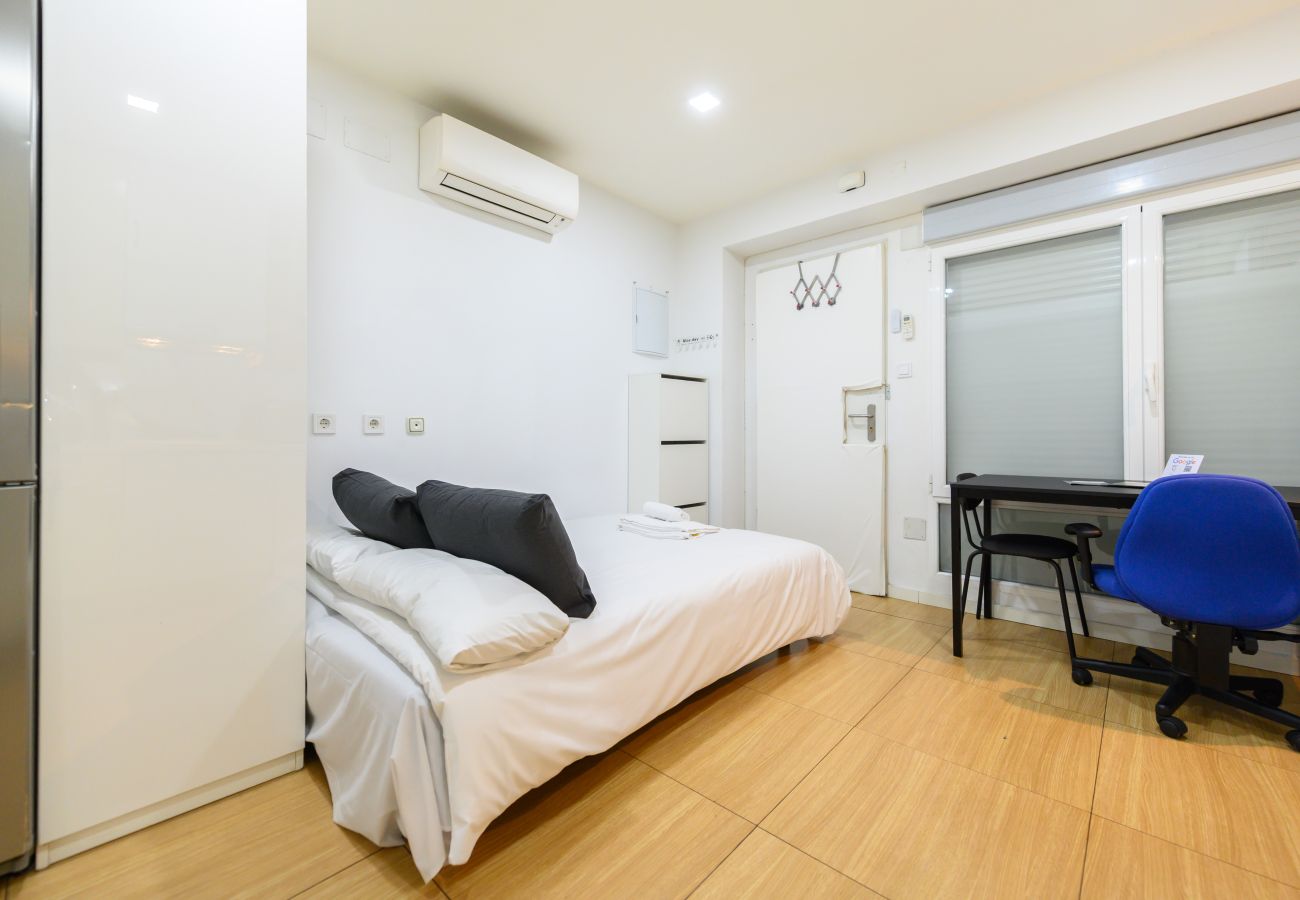 Estudio en Madrid - M (EMO47BA) Apartamento  de 1 dormitorio en Ciudad