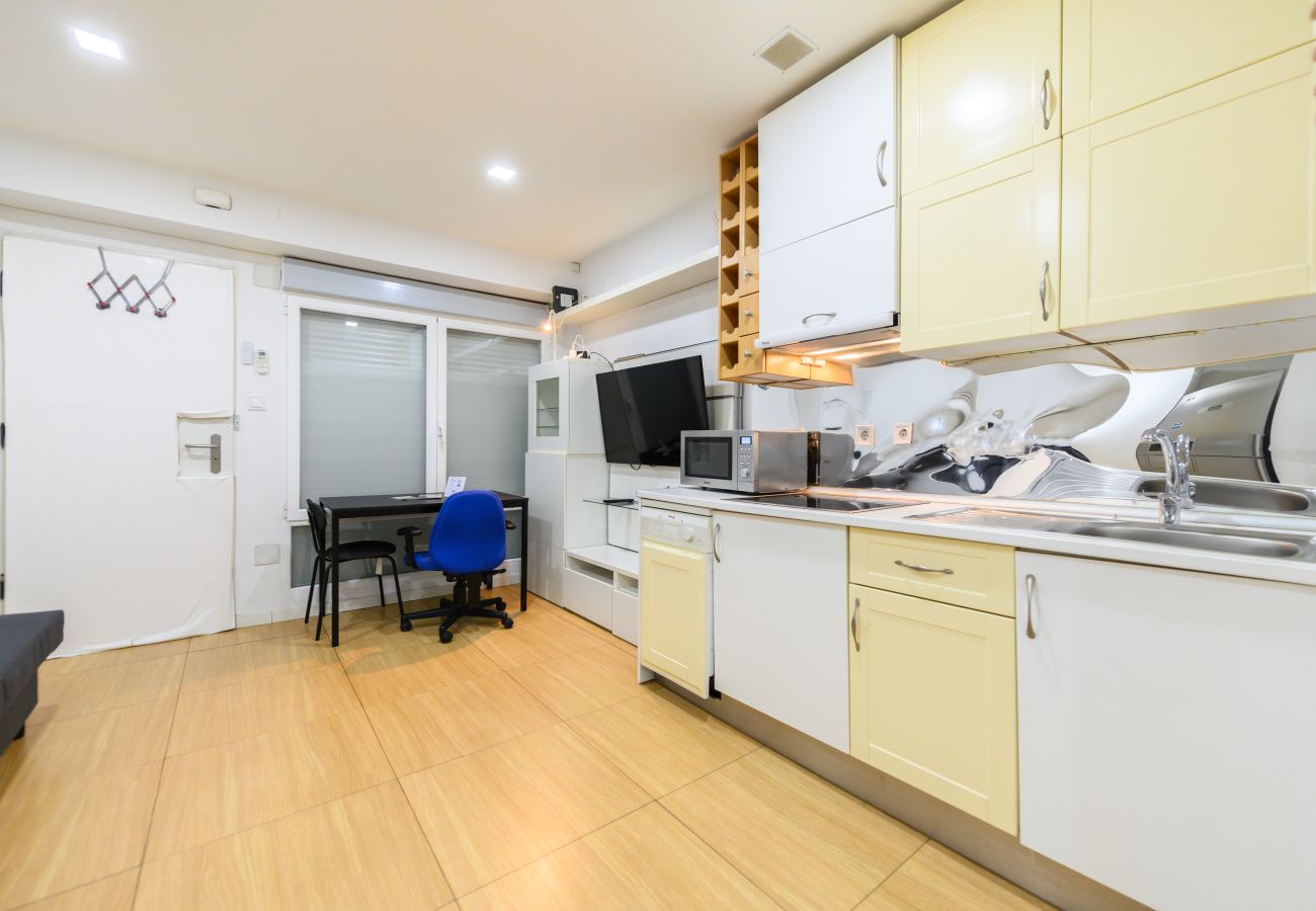 Estudio en Madrid - M (EMO47BA) Apartamento  de 1 dormitorio en Ciudad