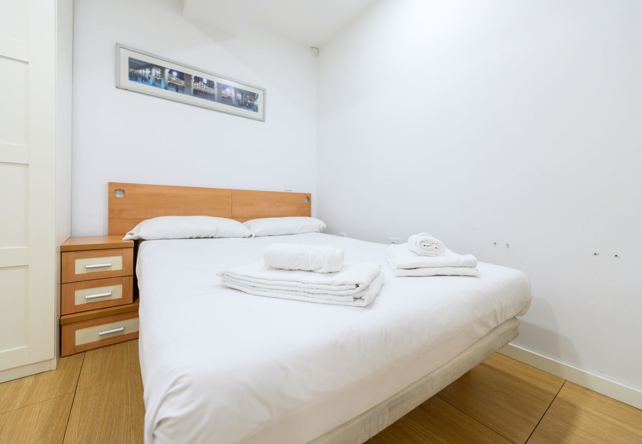 Estudio en Madrid - M (EMO47BA) Apartamento  de 1 dormitorio en Ciudad