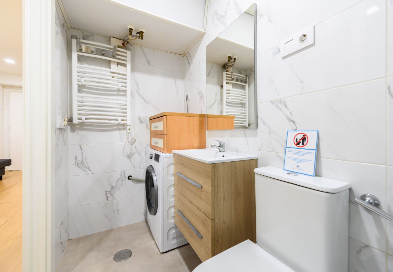 Estudio en Madrid - M (EMO47BA) Apartamento  de 1 dormitorio en Ciudad