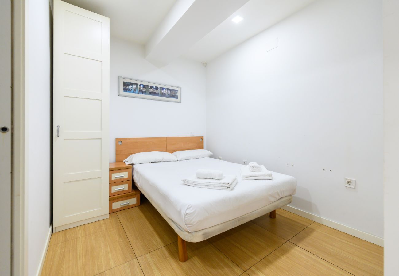 Estudio en Madrid - M (EMO47BA) Apartamento  de 1 dormitorio en Ciudad