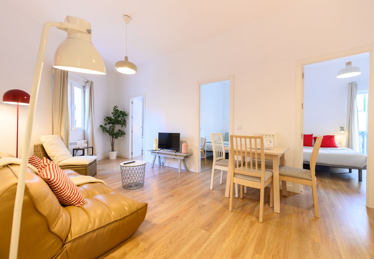 Apartamento en Madrid - M (PDD82B) Piso de 3 dormitorios con balcón y toda