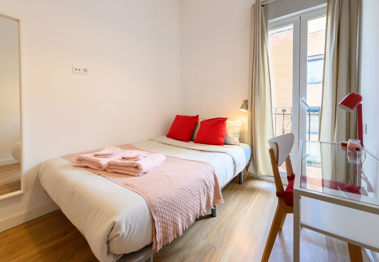 Apartamento en Madrid - M (PDD82B) Piso de 3 dormitorios con balcón y toda