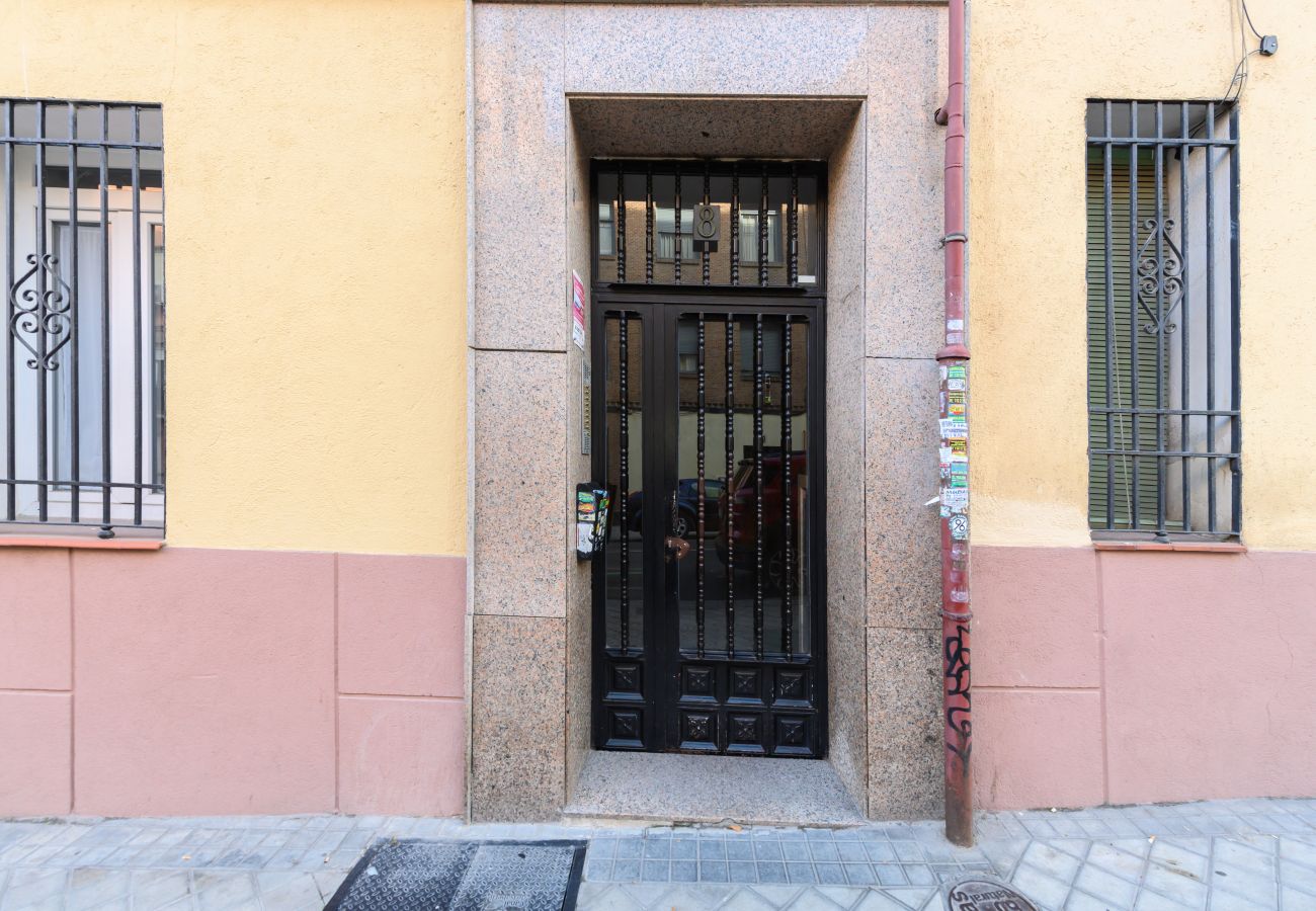 Apartamento en Madrid - M (PDD82B) Piso de 3 dormitorios con balcón y toda