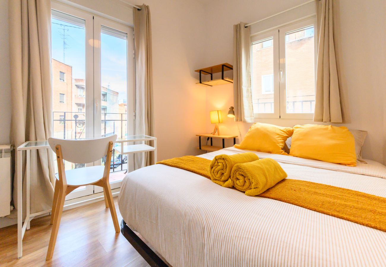 Apartamento en Madrid - M (PDD82B) Piso de 3 dormitorios con balcón y toda