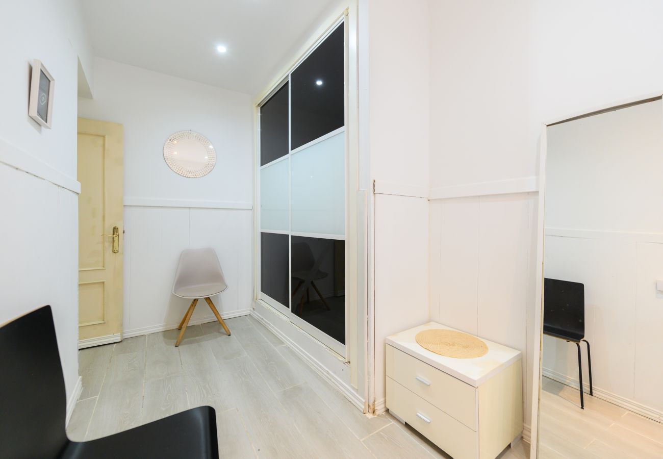 Apartamento en Madrid - M (PEL300I)Piso acogedor de 1 dormitorio en el Cen