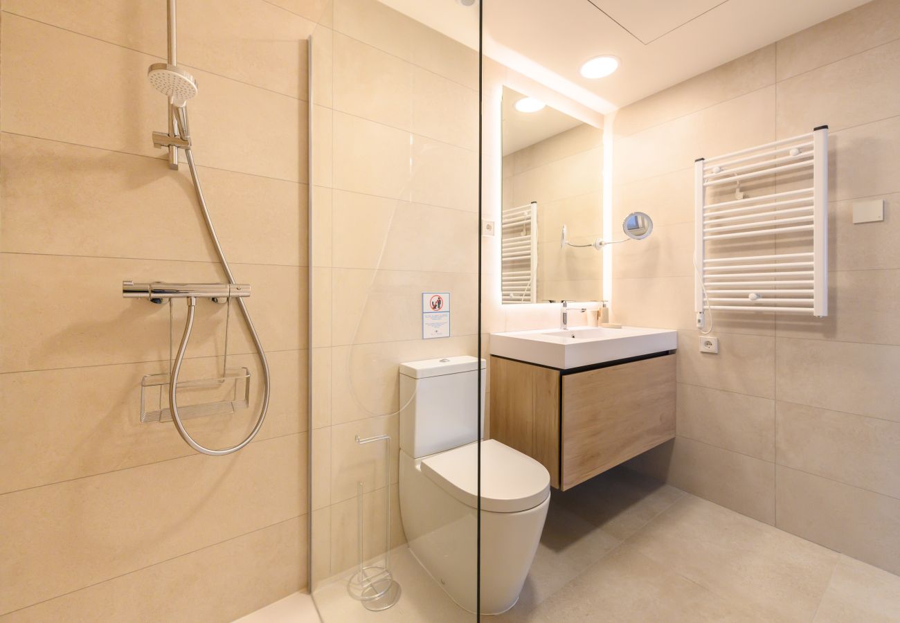 Apartamento en Madrid - M (JES194) Piso de lujo de 1 dormitorio con vistas