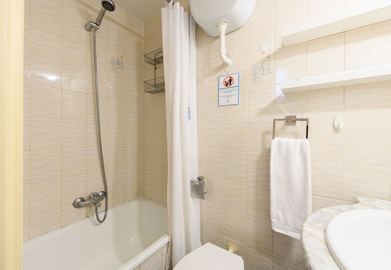 Apartamento en Madrid - M (BMU9213) Elegante piso de 1 dormitorio totalmen