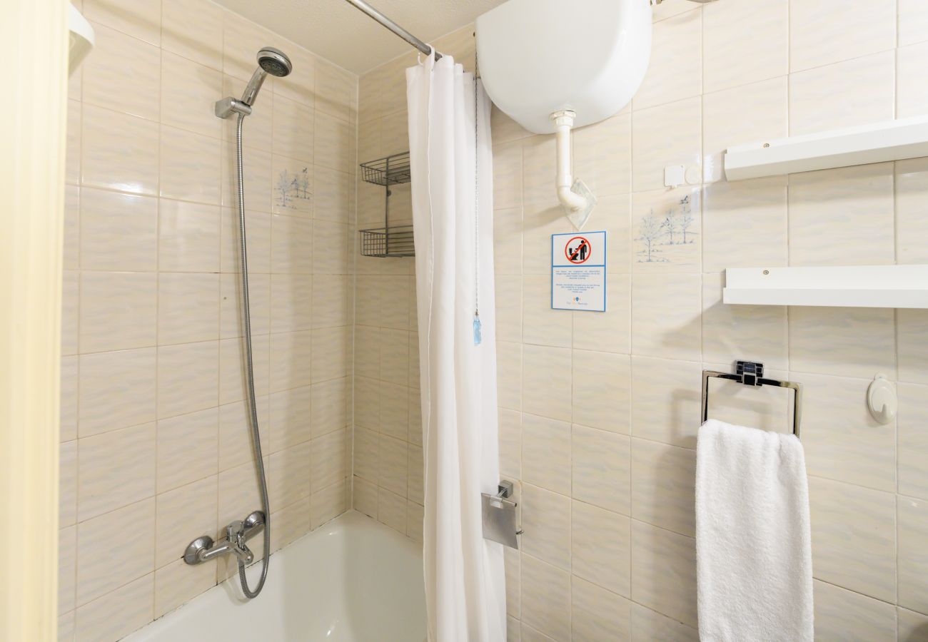Apartamento en Madrid - M (BMU9213) Elegante piso de 1 dormitorio totalmen