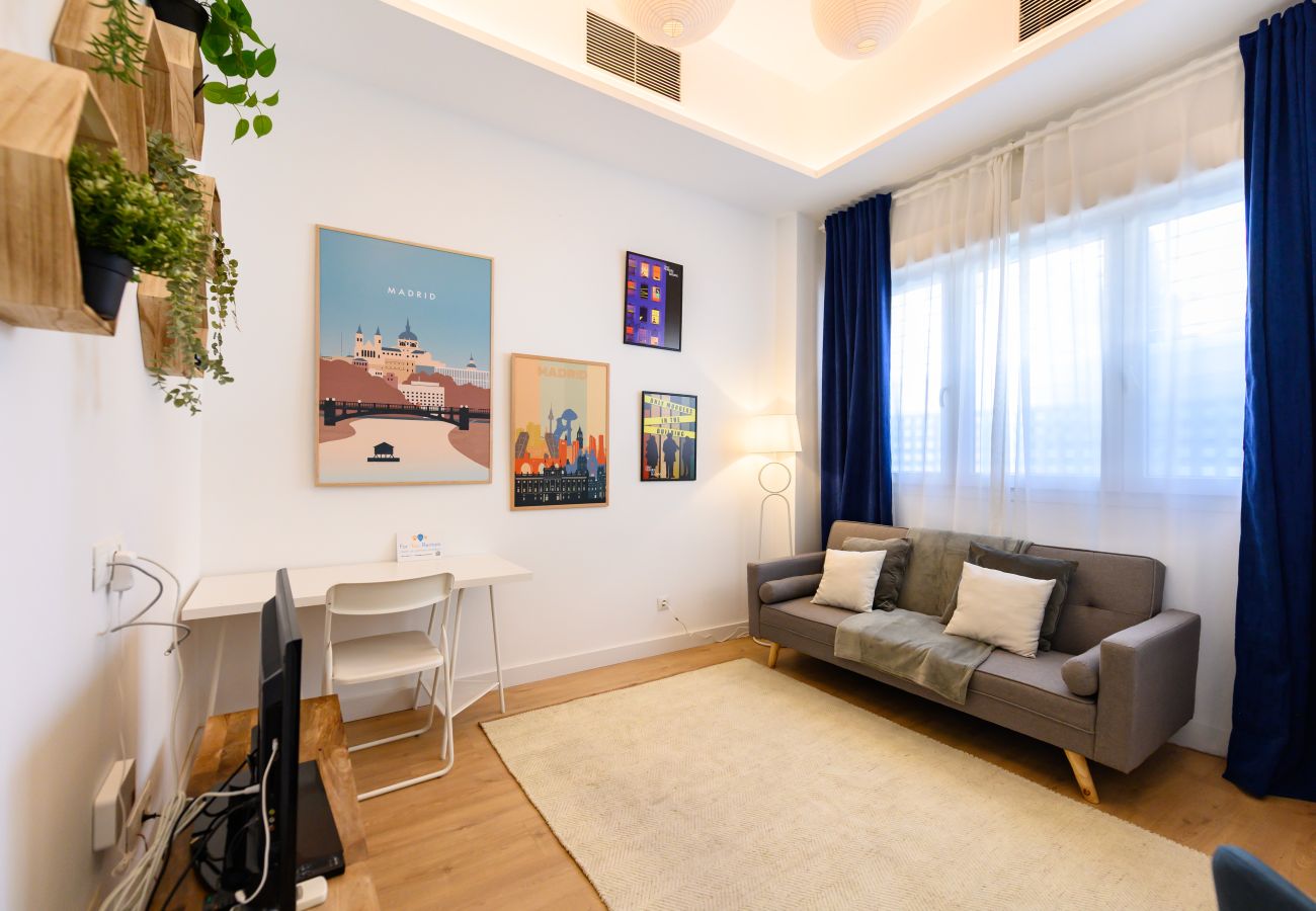 Apartamento en Madrid - M (LCE3) Amplio y moderno piso de 4 dormitorios
