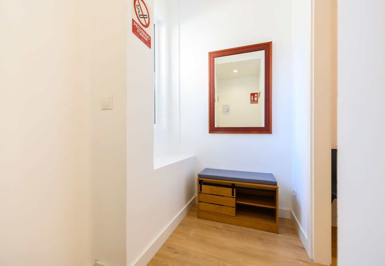 Apartamento en Madrid - M (LCE3) Amplio y moderno piso de 4 dormitorios