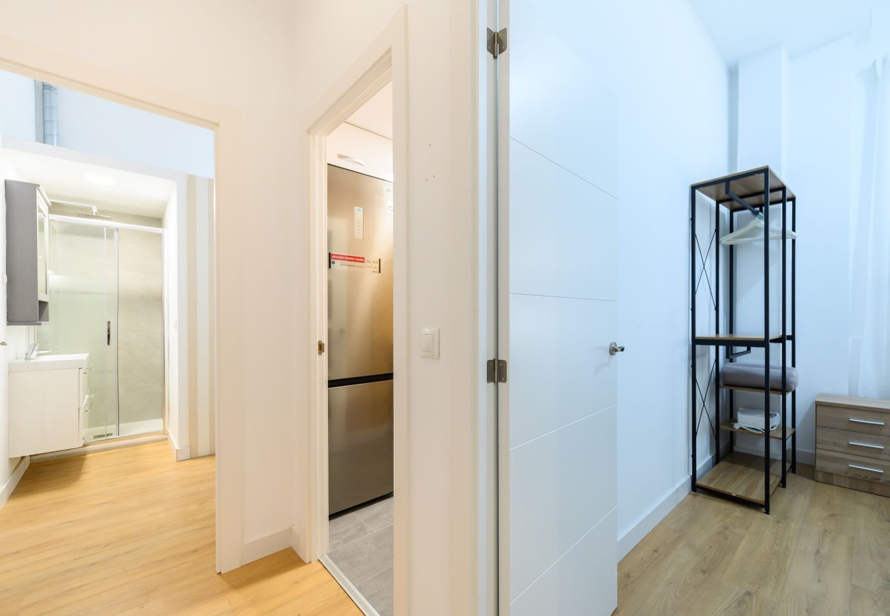 Apartamento en Madrid - M (LCE3) Amplio y moderno piso de 4 dormitorios