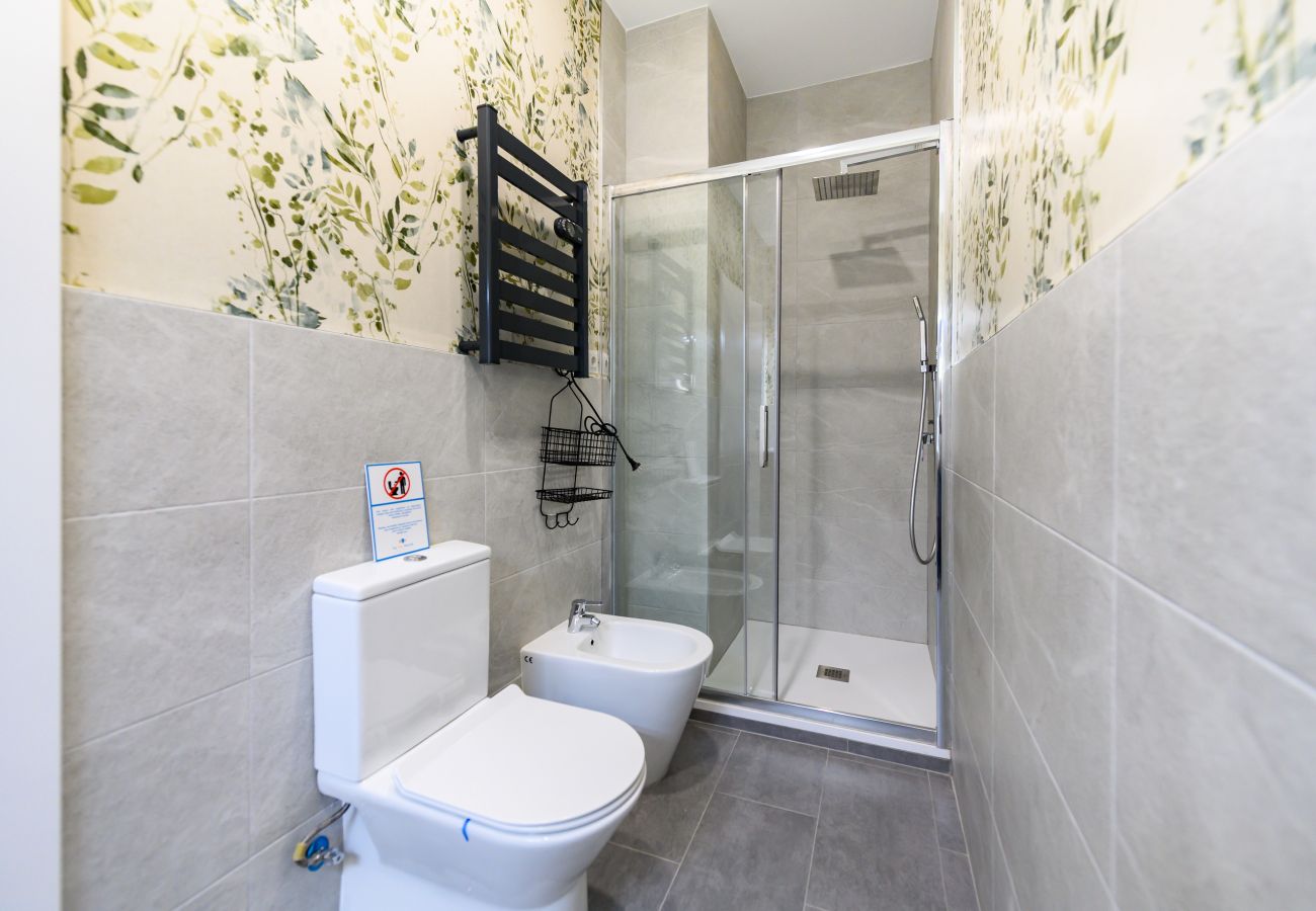 Apartamento en Madrid - M (LCE3) Amplio y moderno piso de 4 dormitorios