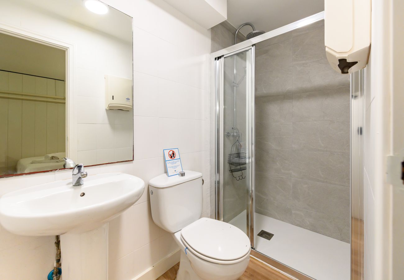 Apartamento en Madrid - M (LCE3) Amplio y moderno piso de 4 dormitorios