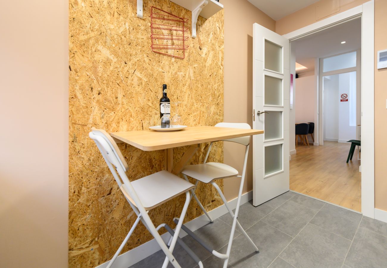 Apartamento en Madrid - M (LCE3) Amplio y moderno piso de 4 dormitorios