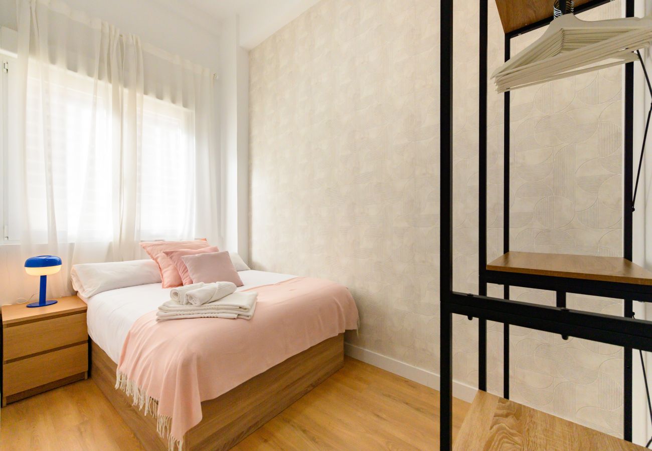 Apartamento en Madrid - M (LCE3) Amplio y moderno piso de 4 dormitorios