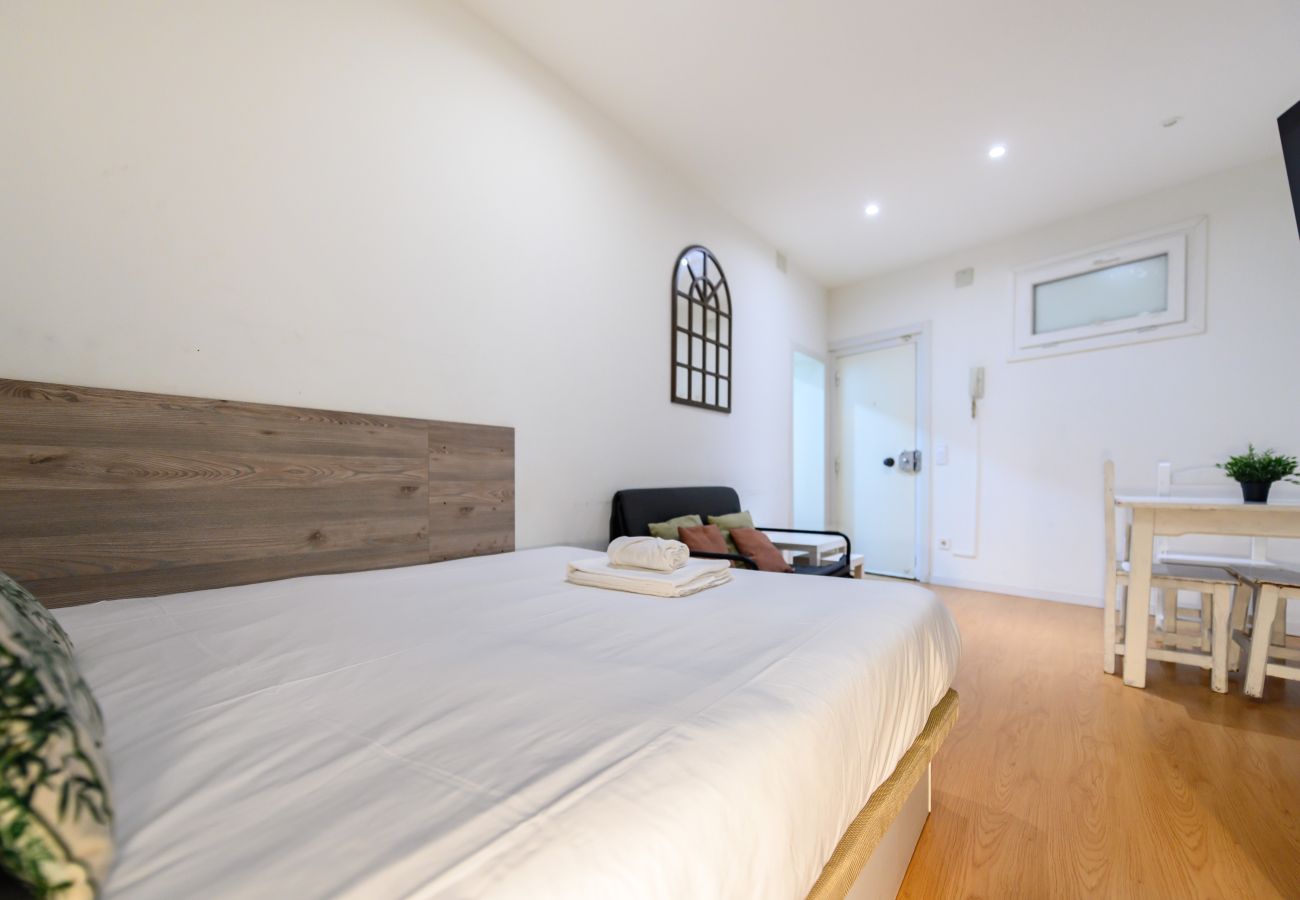Estudio en Madrid - M (ESA80E) Piso en el centro de Madrid - Malasaña