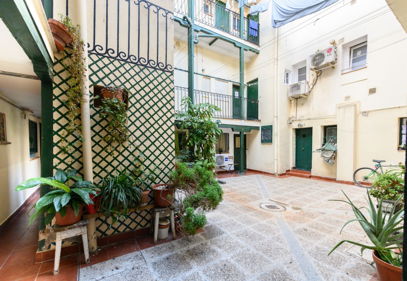 Estudio en Madrid - M (SVF1304) Acogedor Estudio en Centro de Madrid