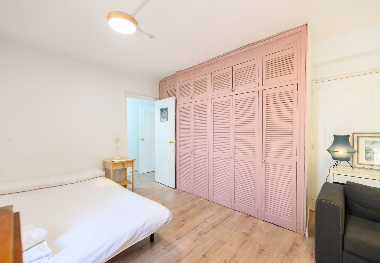 Apartamento en Madrid - M (POR183D) Amplio piso 2 dormitorios en La Latina