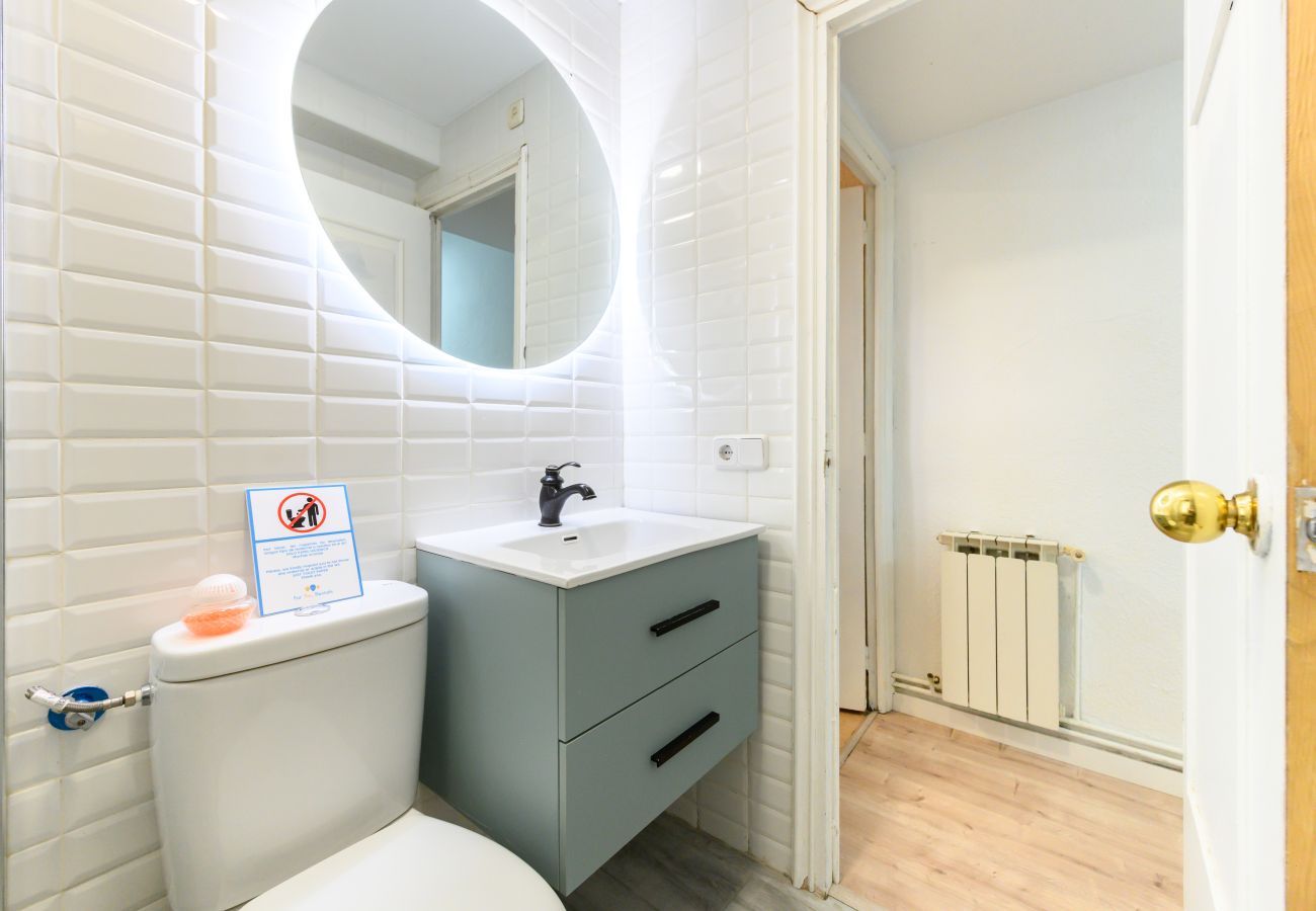 Apartamento en Madrid - M (POR183D) Amplio piso 2 dormitorios en La Latina