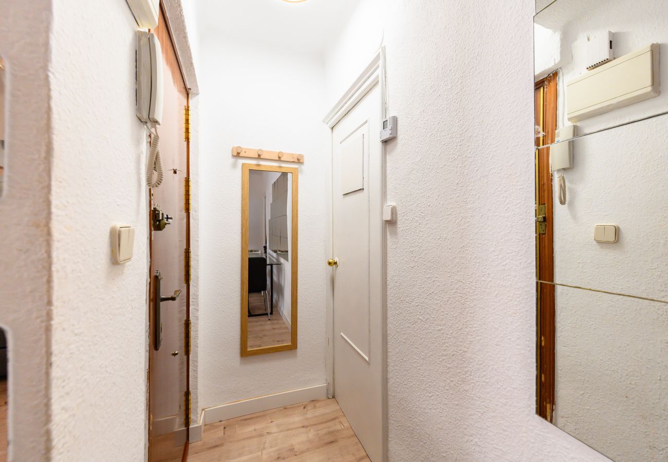 Apartamento en Madrid - M (POR183D) Amplio piso 2 dormitorios en La Latina