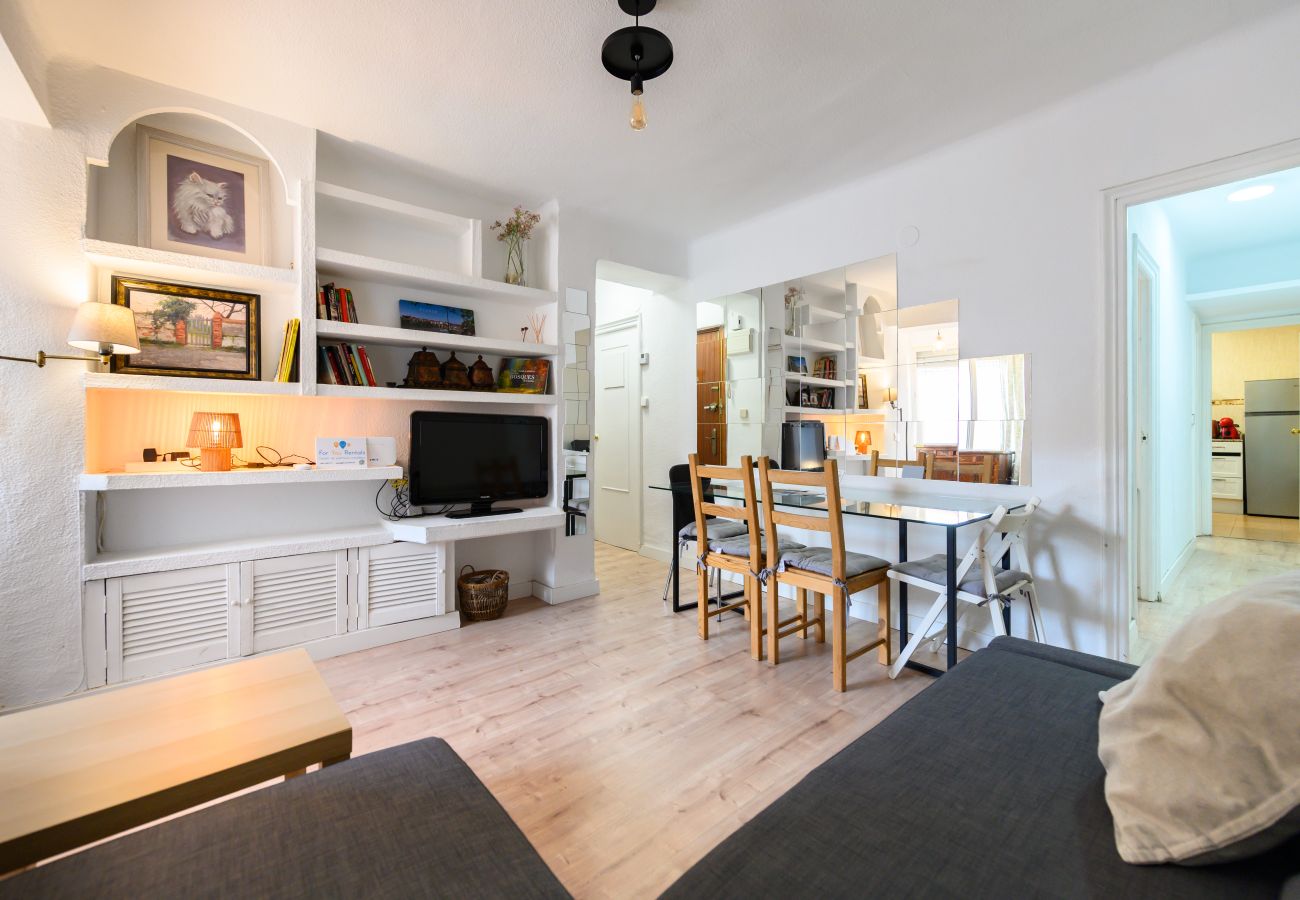 Apartamento en Madrid - M (POR183D) Amplio piso 2 dormitorios en La Latina