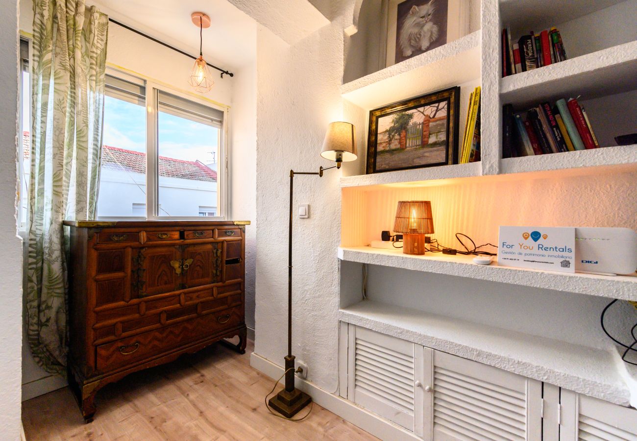 Apartamento en Madrid - M (POR183D) Amplio piso 2 dormitorios en La Latina