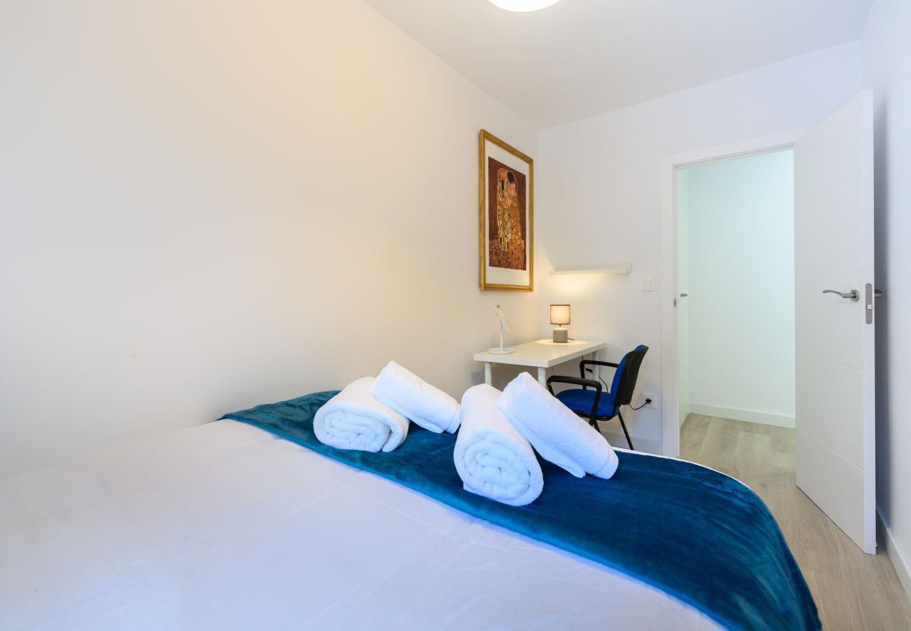 Apartamento en Madrid - M (AMU373D) Amplio piso de 3 habitaciones