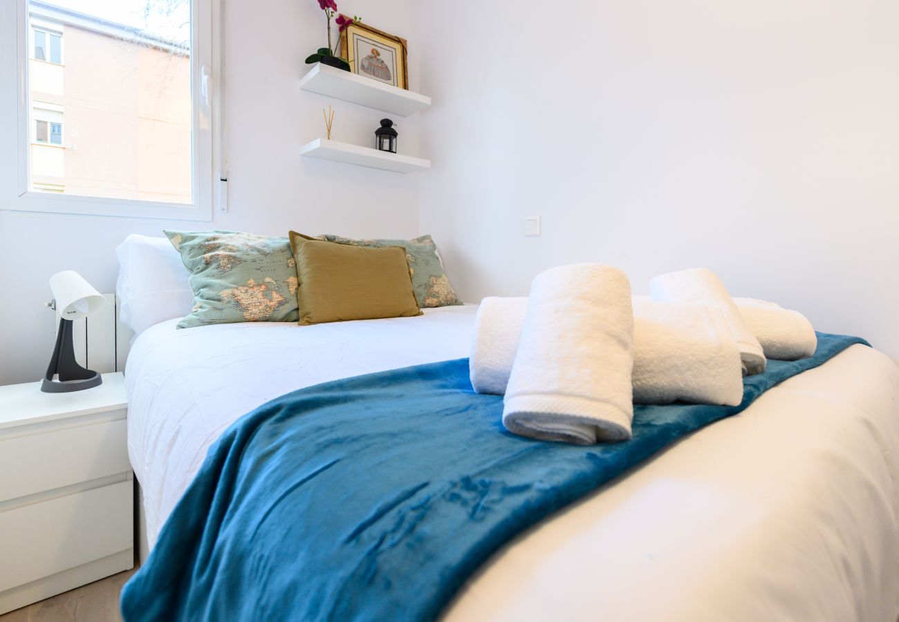 Apartamento en Madrid - M (AMU373D) Amplio piso de 3 habitaciones