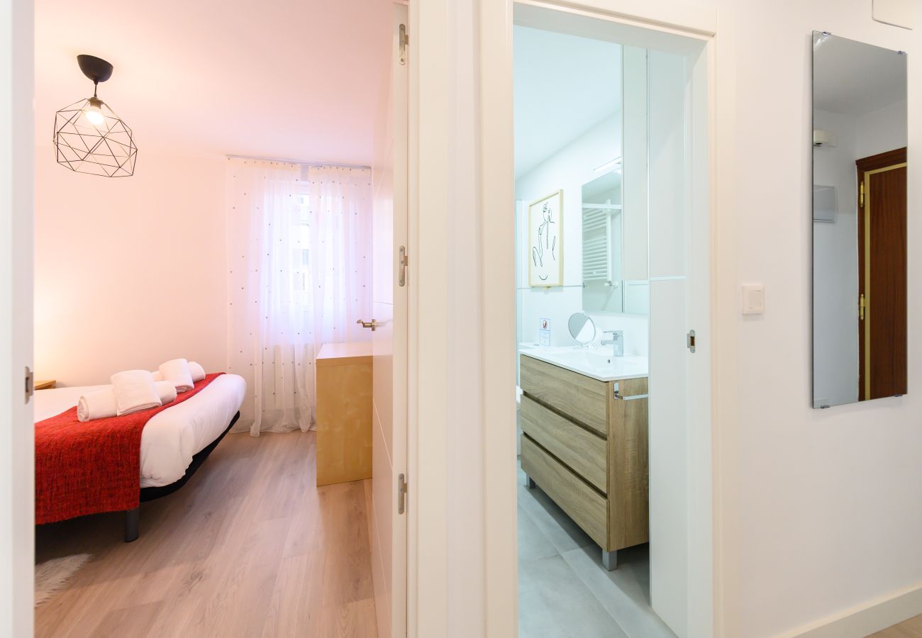 Apartamento en Madrid - M (AMU373D) Amplio piso de 3 habitaciones