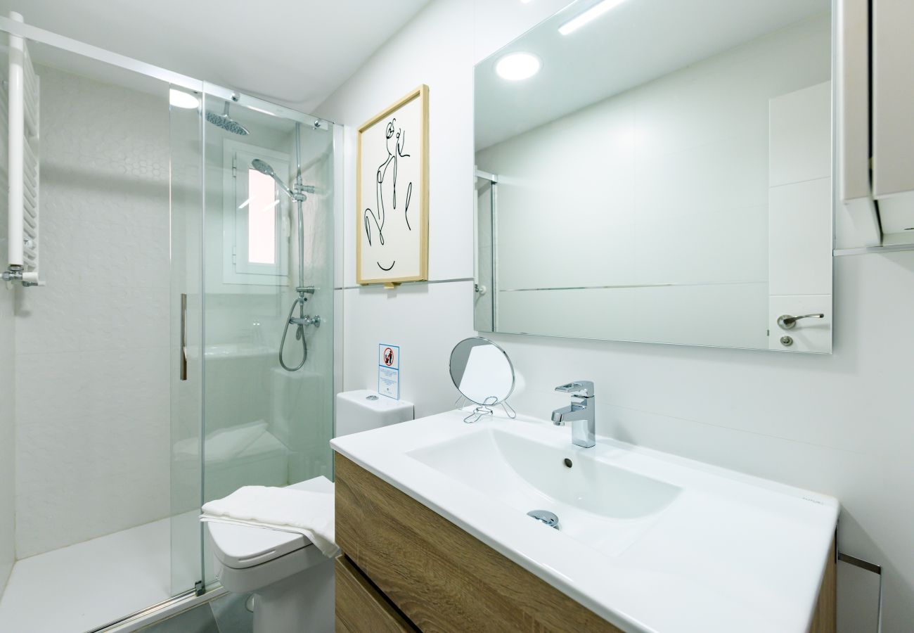 Apartamento en Madrid - M (AMU373D) Amplio piso de 3 habitaciones