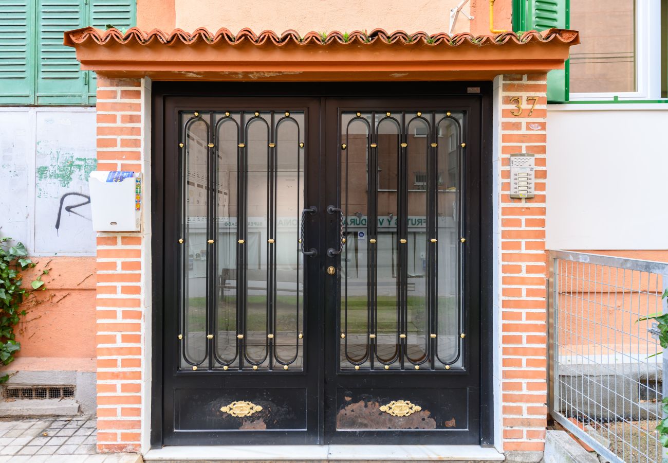 Apartamento en Madrid - M (AMU373D) Amplio piso de 3 habitaciones