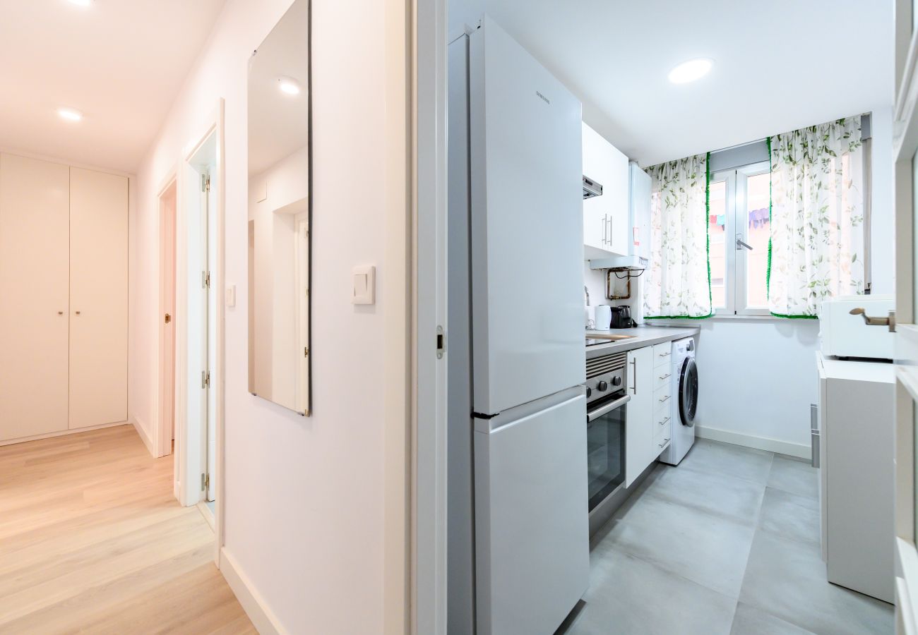 Apartamento en Madrid - M (AMU373D) Amplio piso de 3 habitaciones